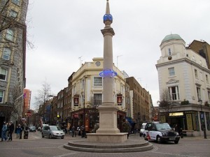 The Mercer Street Hotel's location directly across from the Seven Dials makes it a favorite stay among tourists